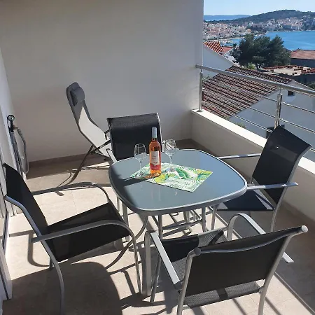 Botic Apartment *