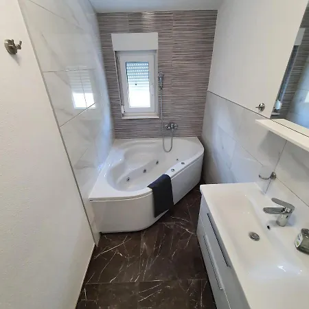 Botic Apartment *