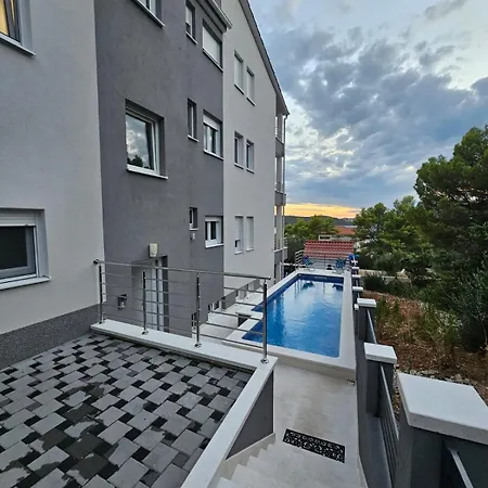 Botic Apartment